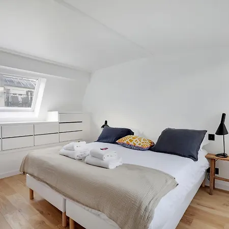 Cosy And Atypical Marais Balcony - 1 Bdr 2 P