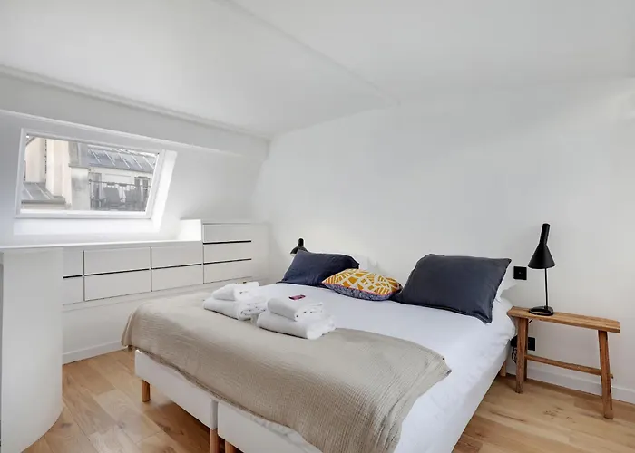 Cosy And Atypical Marais Balcony - 1 Bdr 2 P