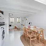 Cosy And Atypical Marais Balcony - 1 Bdr 2 P